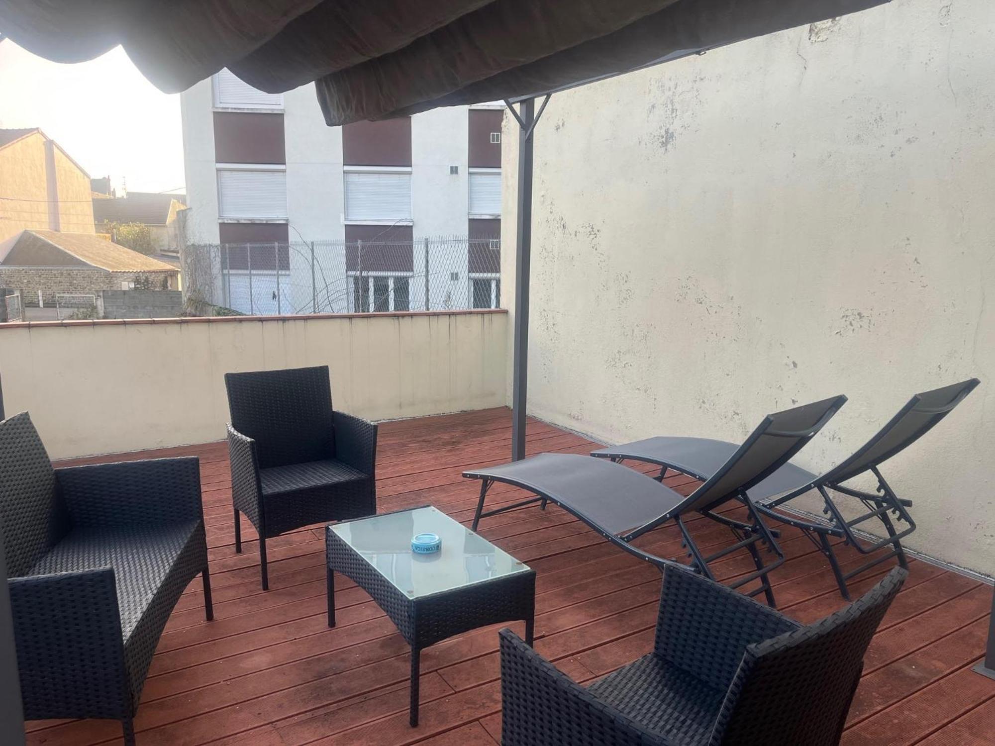 Studio Climatise Et Grande Terrasse Tarbes Centre Exterior foto
